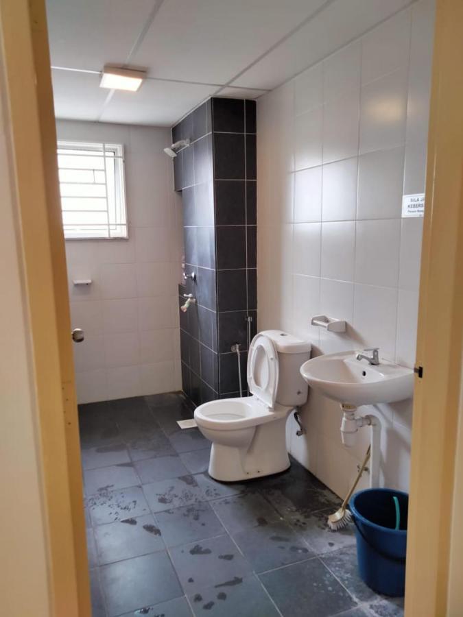 Abie'S Homestay פוטראג'איה מראה חיצוני תמונה