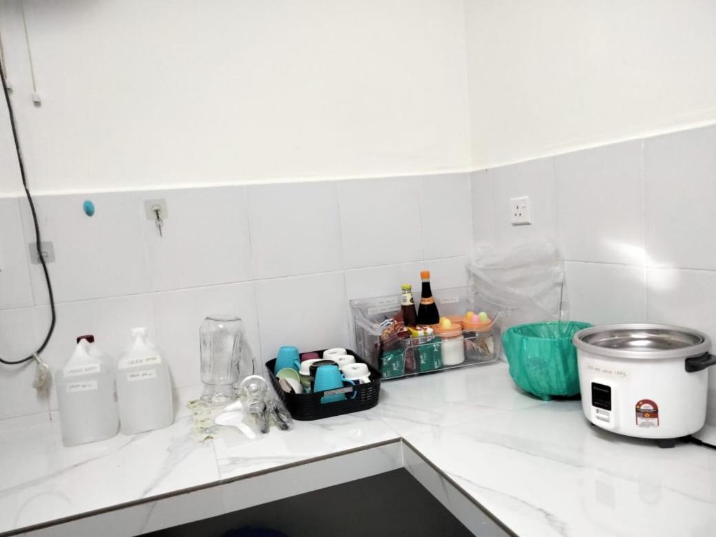 Abie'S Homestay פוטראג'איה מראה חיצוני תמונה