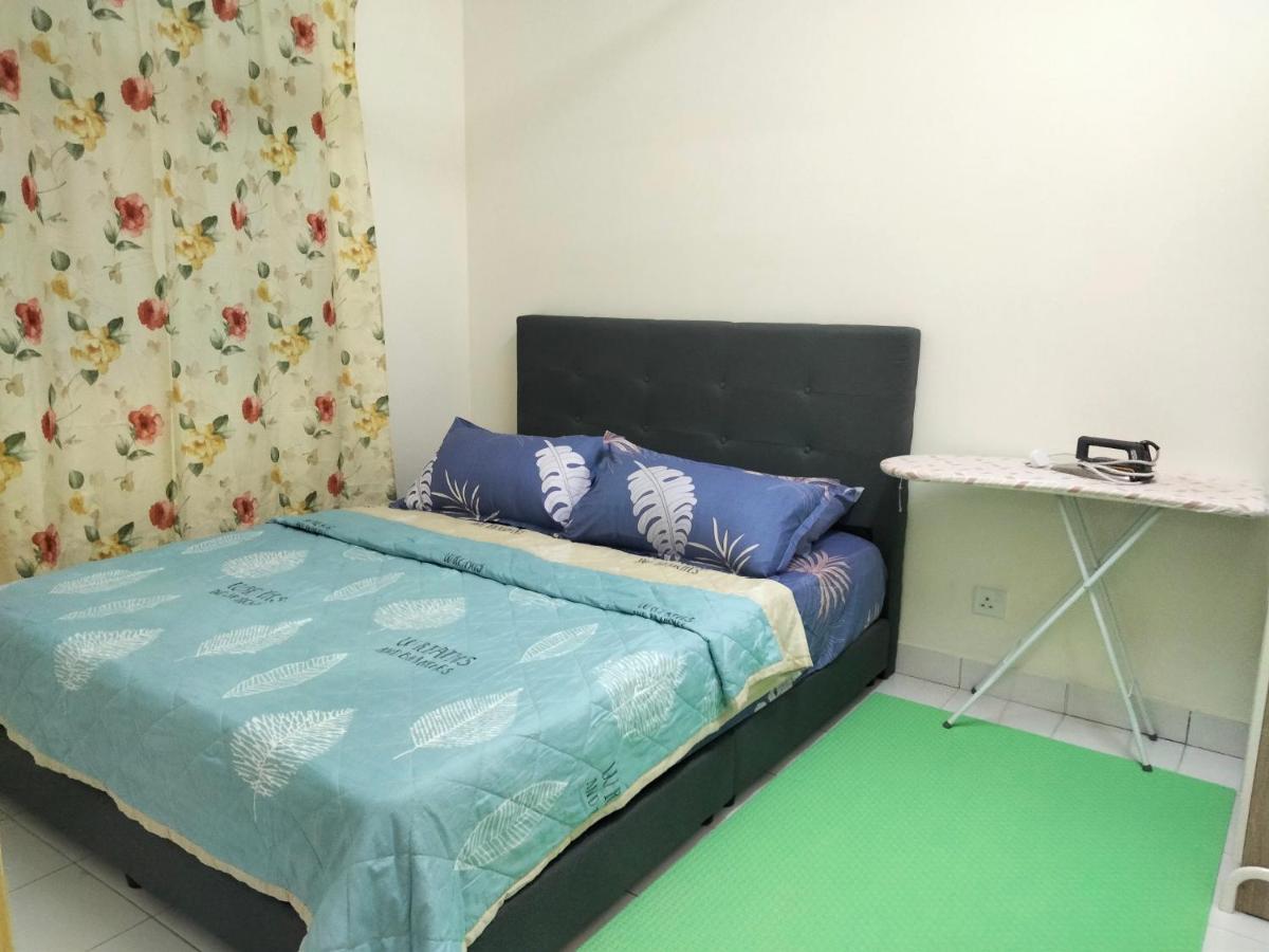 Abie'S Homestay פוטראג'איה מראה חיצוני תמונה