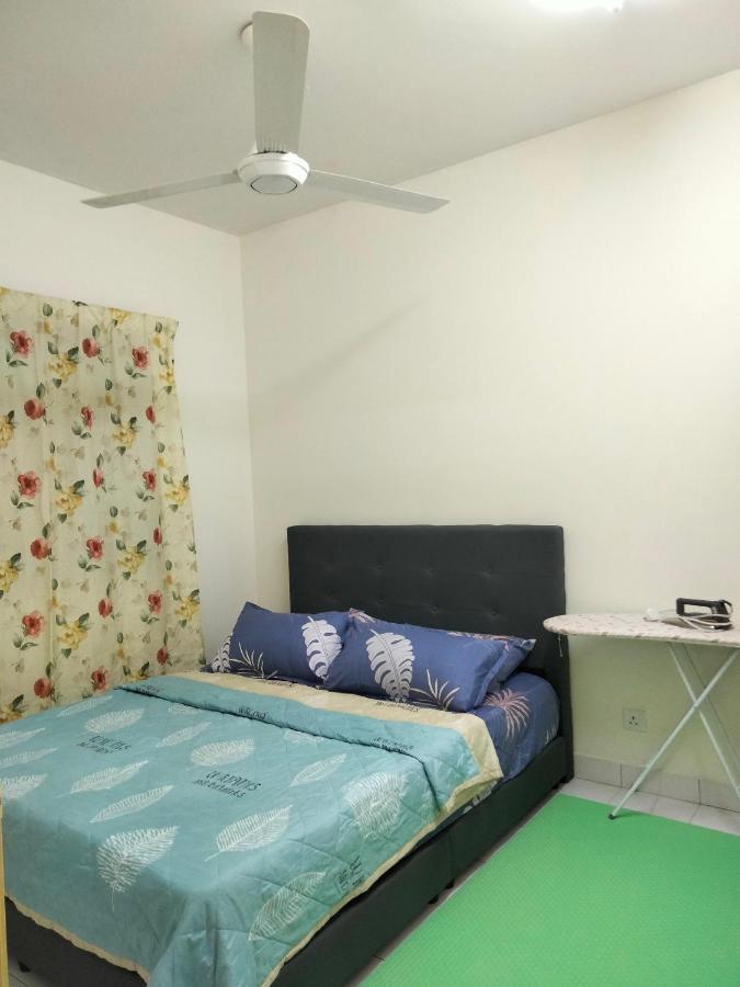 Abie'S Homestay פוטראג'איה מראה חיצוני תמונה