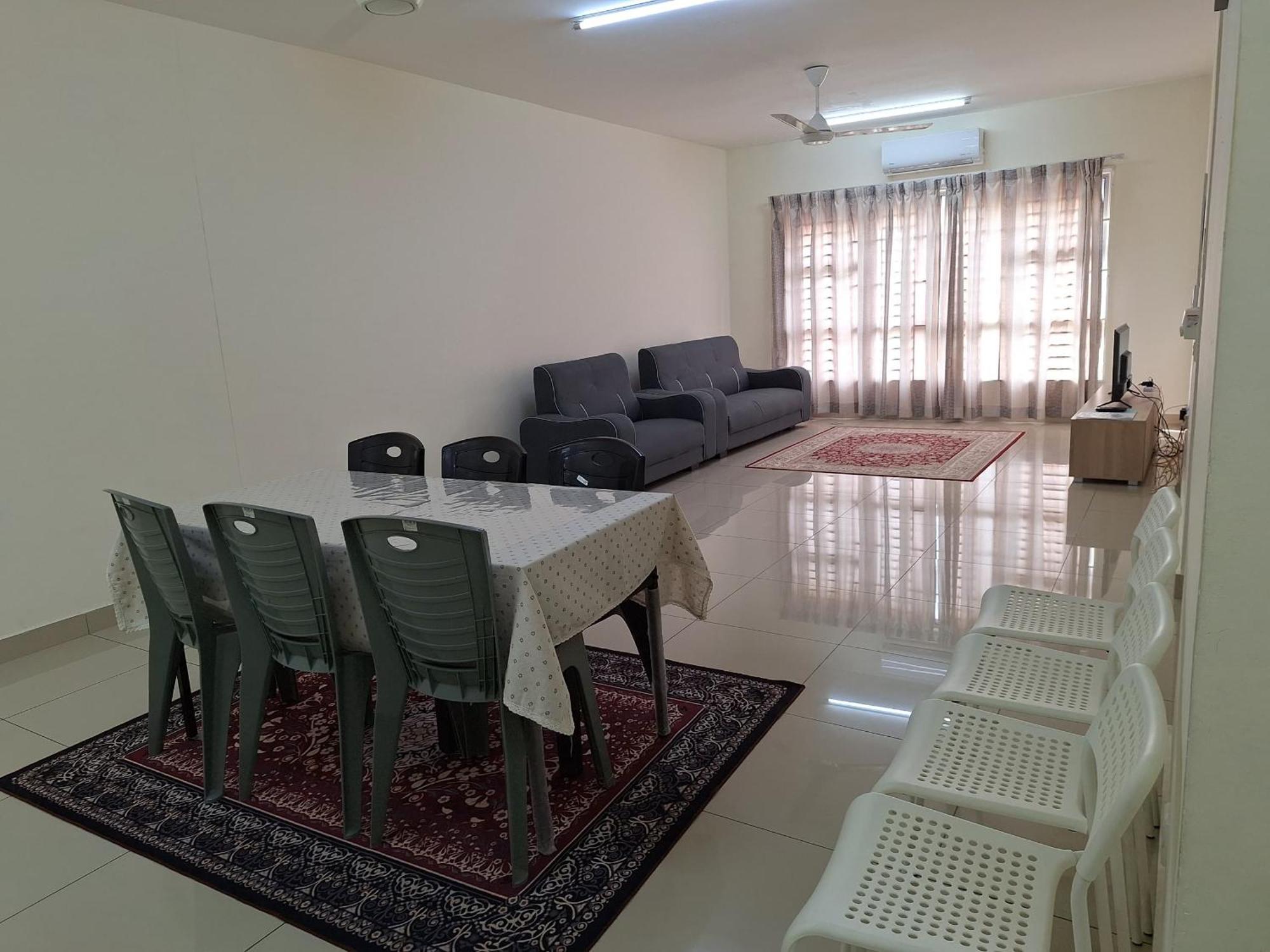 Abie'S Homestay פוטראג'איה מראה חיצוני תמונה